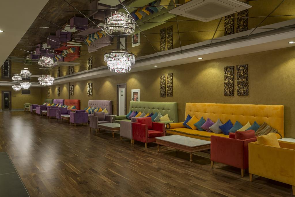 Royal Taj Mahal Hotel