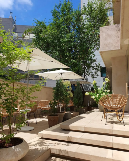 Al Fresco Area of the Caf&eacute;