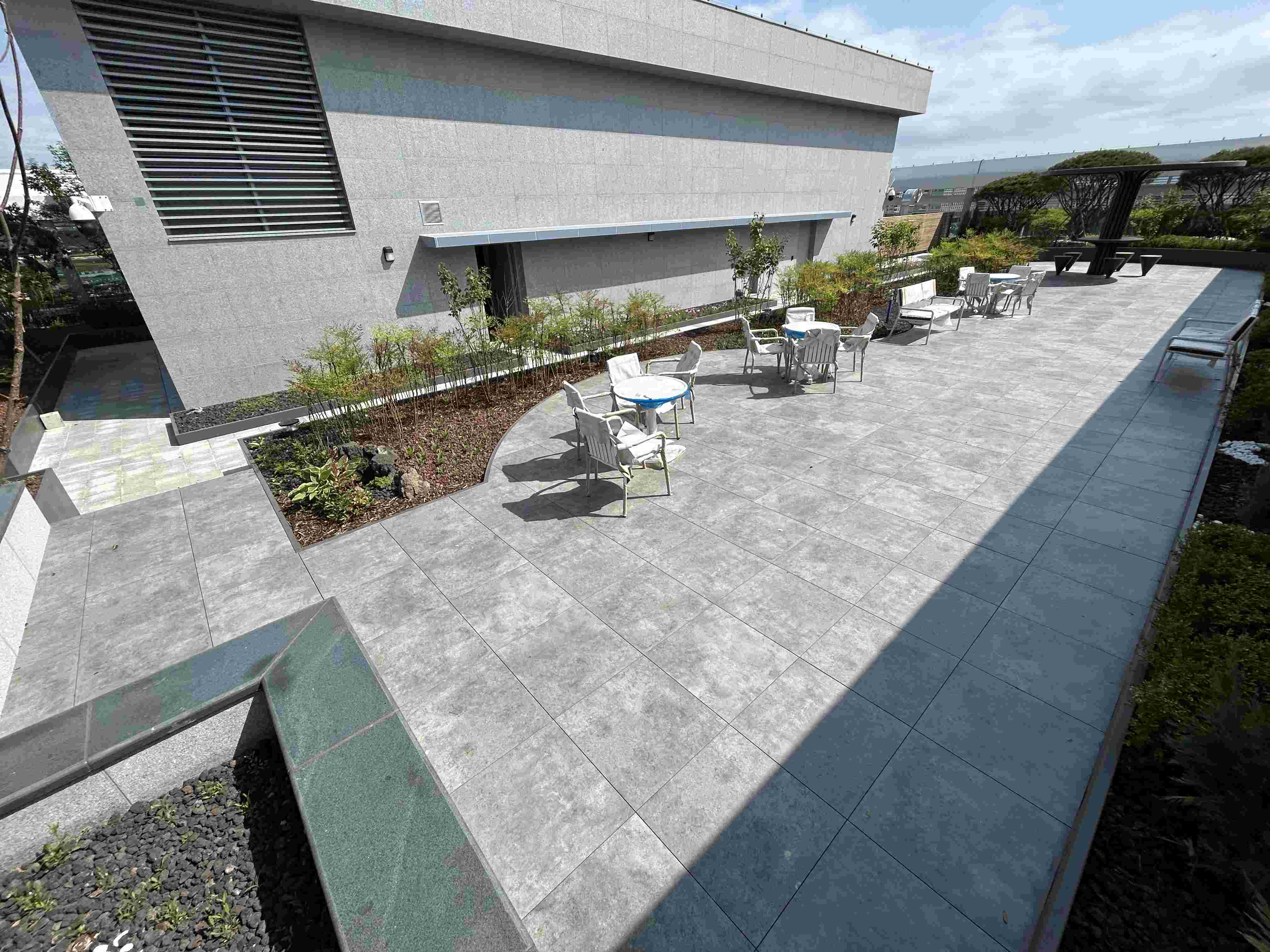 KT's New Head-quarter Staff Recreation Deck