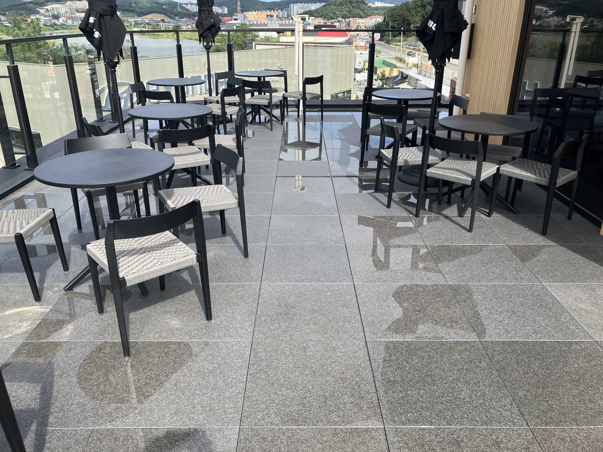 Starbucks Outdoor Seating